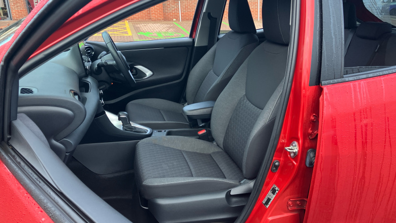 Toyota Yaris 1.5 Hybrid Design 5dr CVT Hybrid Hatchback